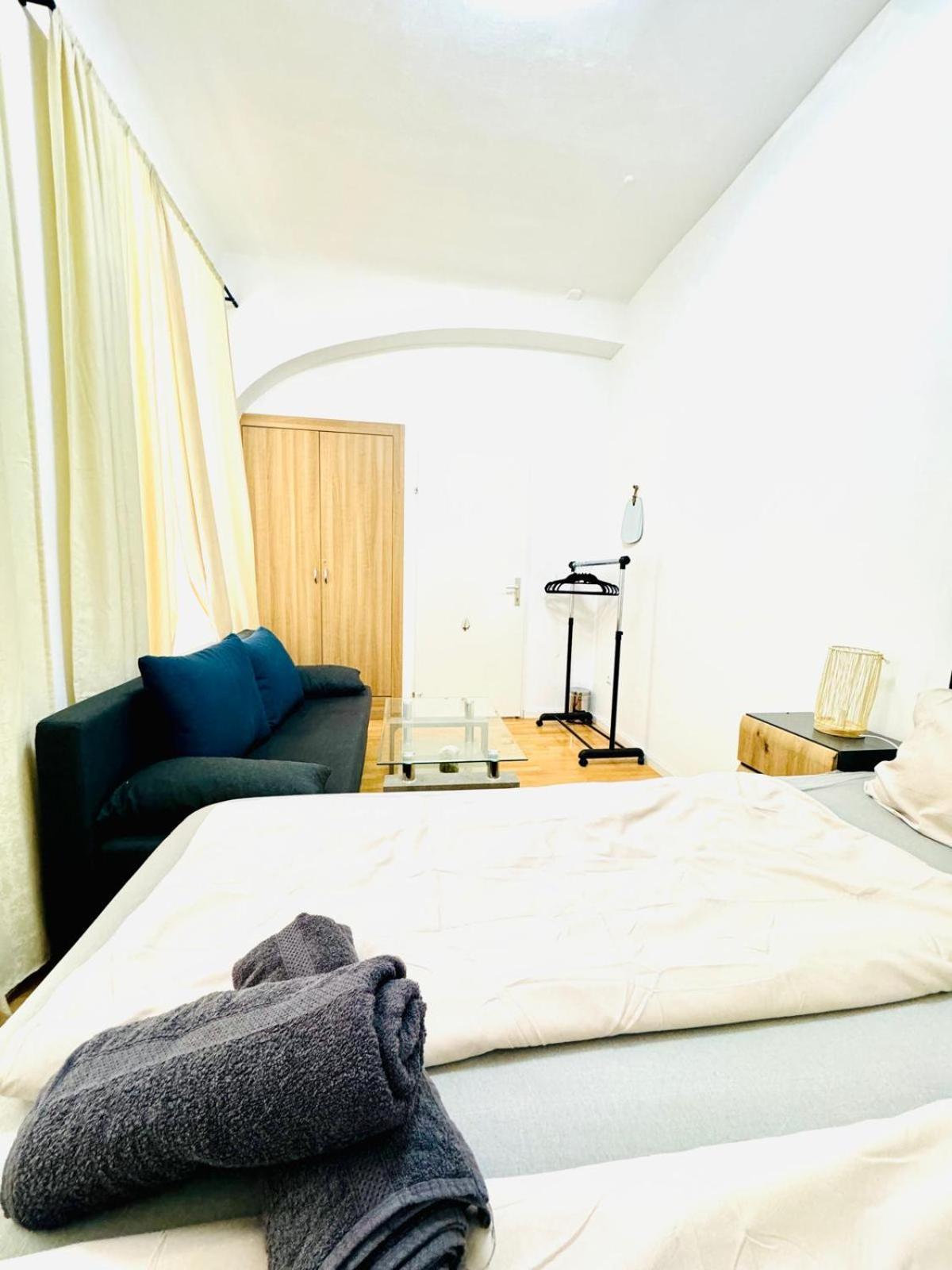 Comfy In A Shared Apt, 8min To Rathausplatz Apartamento Viena