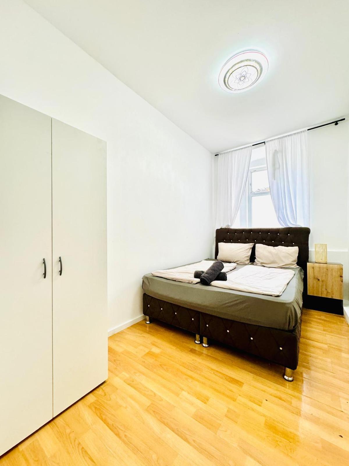 Comfy In A Shared Apt, 8min To Rathausplatz Wien