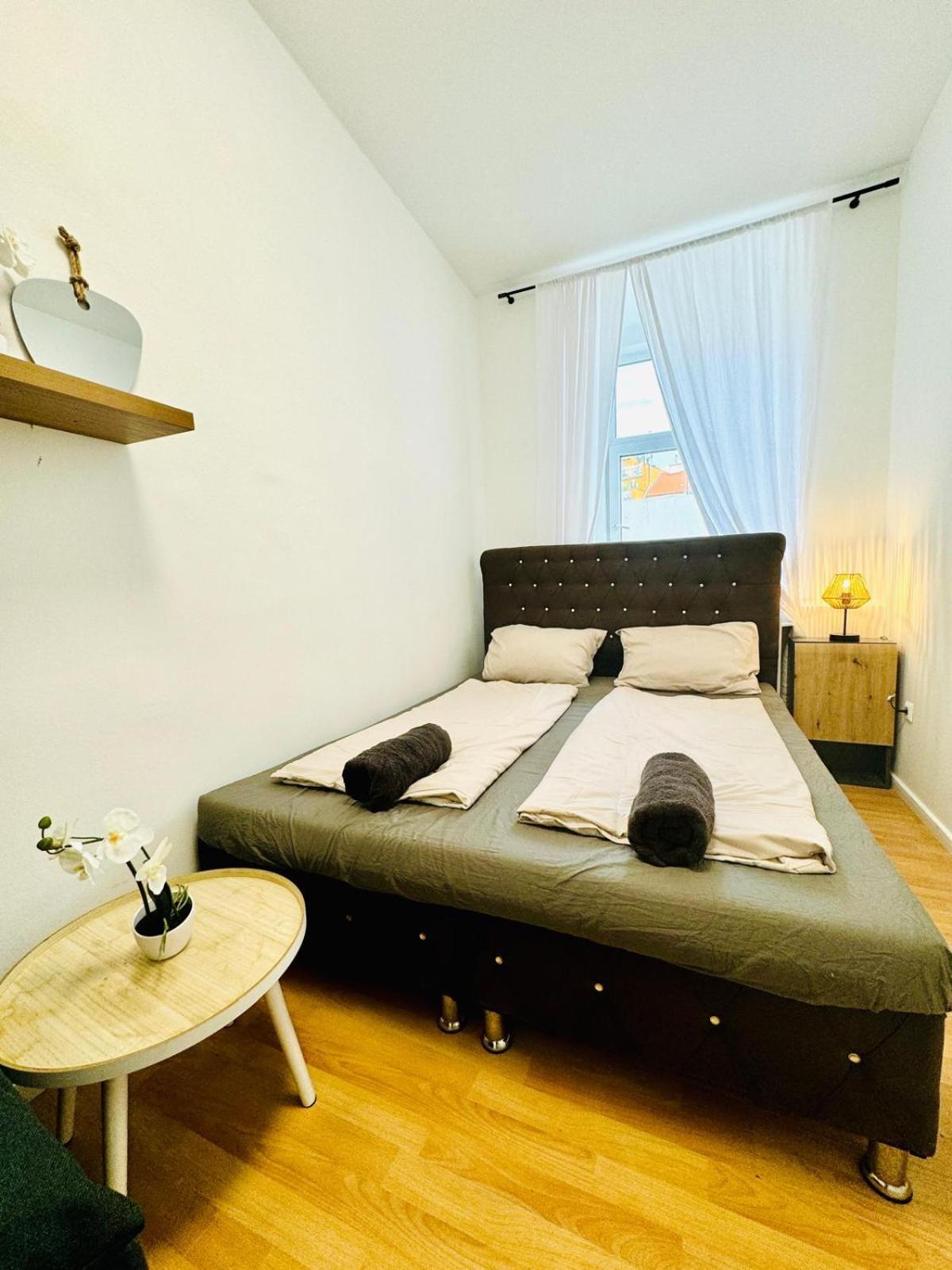 Comfy In A Shared Apt, 8min To Rathausplatz Apartamento
