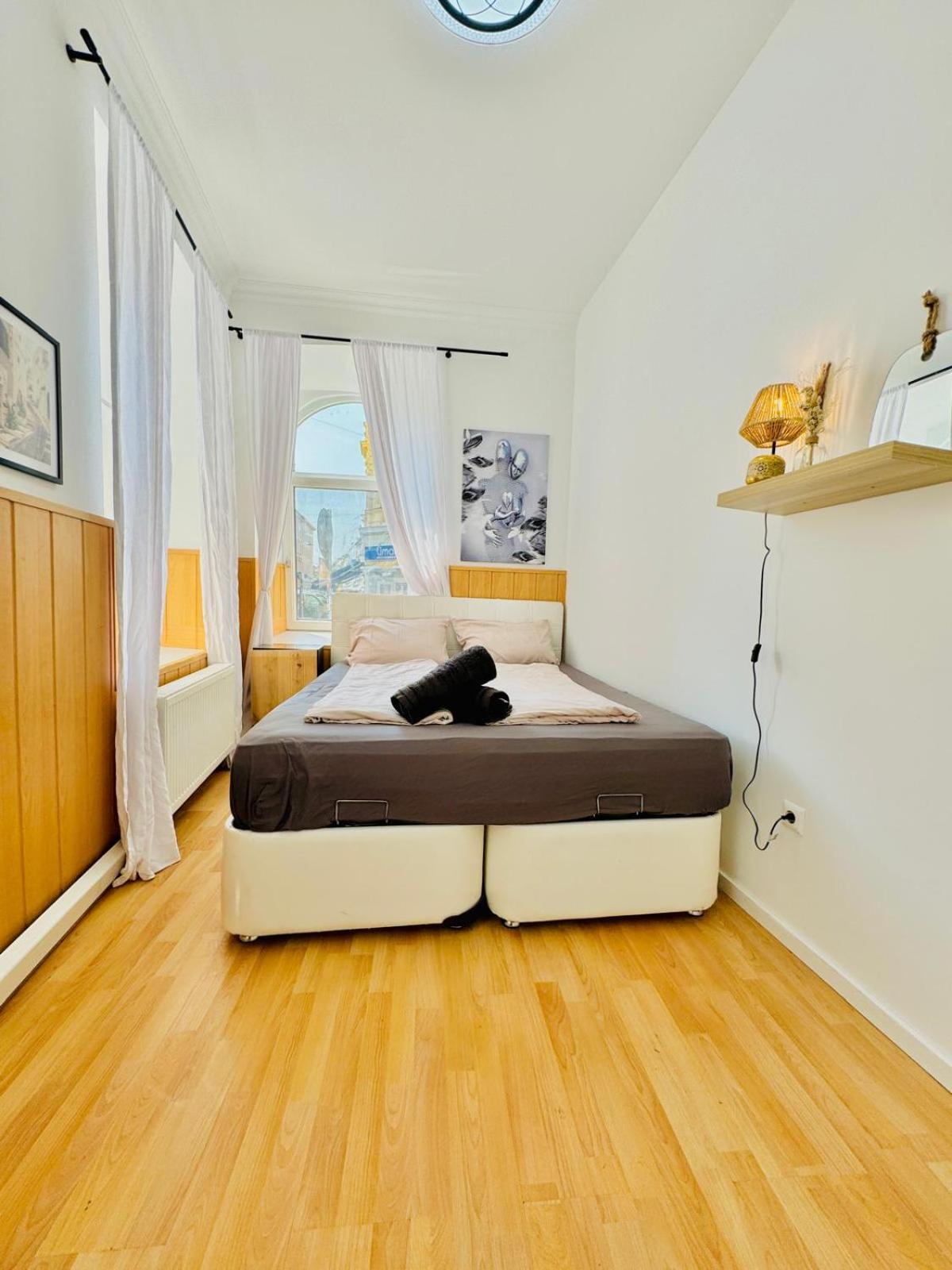 Comfy In A Shared Apt, 8min To Rathausplatz * Wien